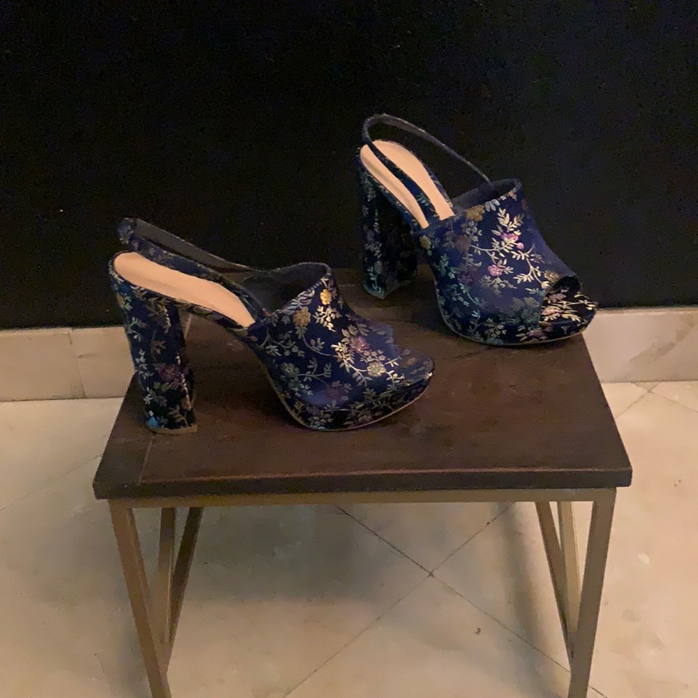 Wild Diva Lounge Shoes - Picture 2 of 8